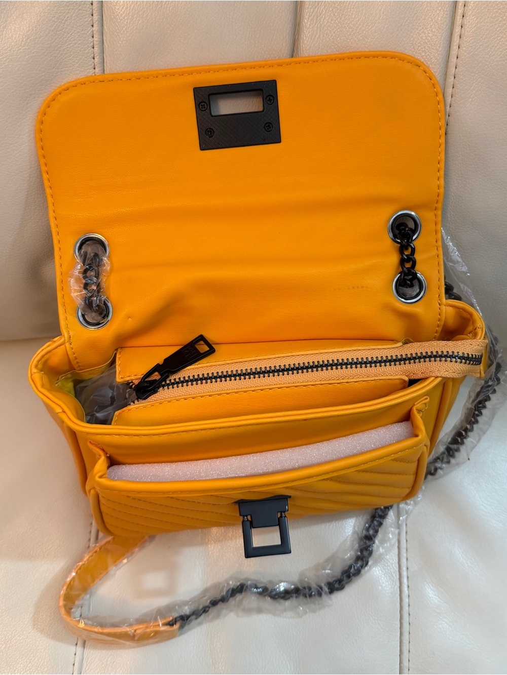 NWT Badgley Mischka Bright Yellow Quilted Chain Crossbody Bag - Picture 2 of 9
